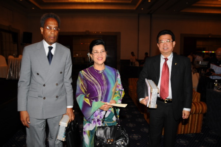 Edgar J. Ridley, Dato Nik Zainiah Nik Abdul Rahman, and Dato Dr. Andy Haw